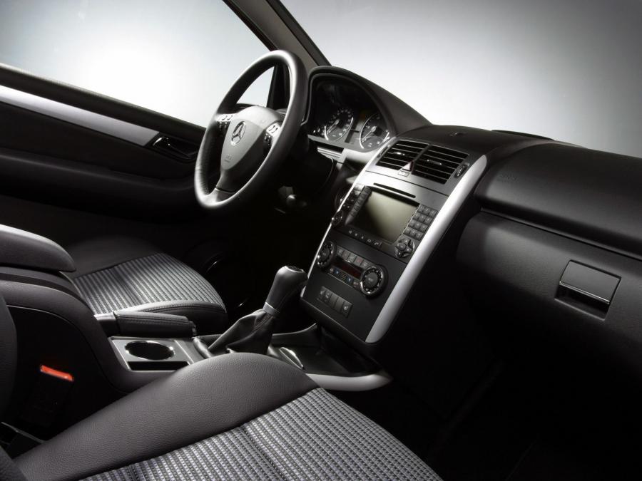  Mercedes-Benz A180 CDI 5-Door 2004 года  (фото 4 из 10)